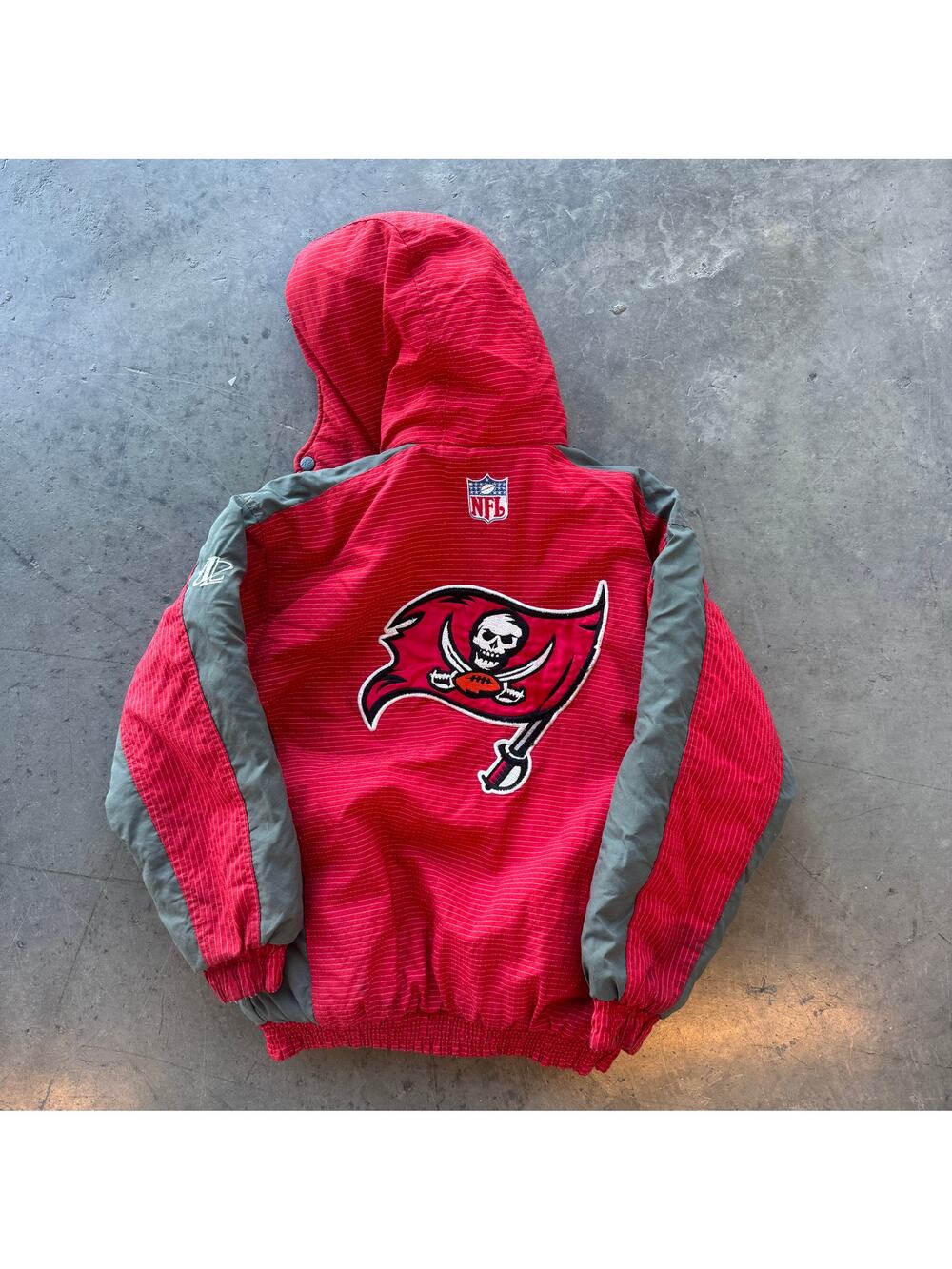 Vintage Y2K Pro Line Tampa Bay Buccaneers NFL Football Puffer Zip Up Jacket YM